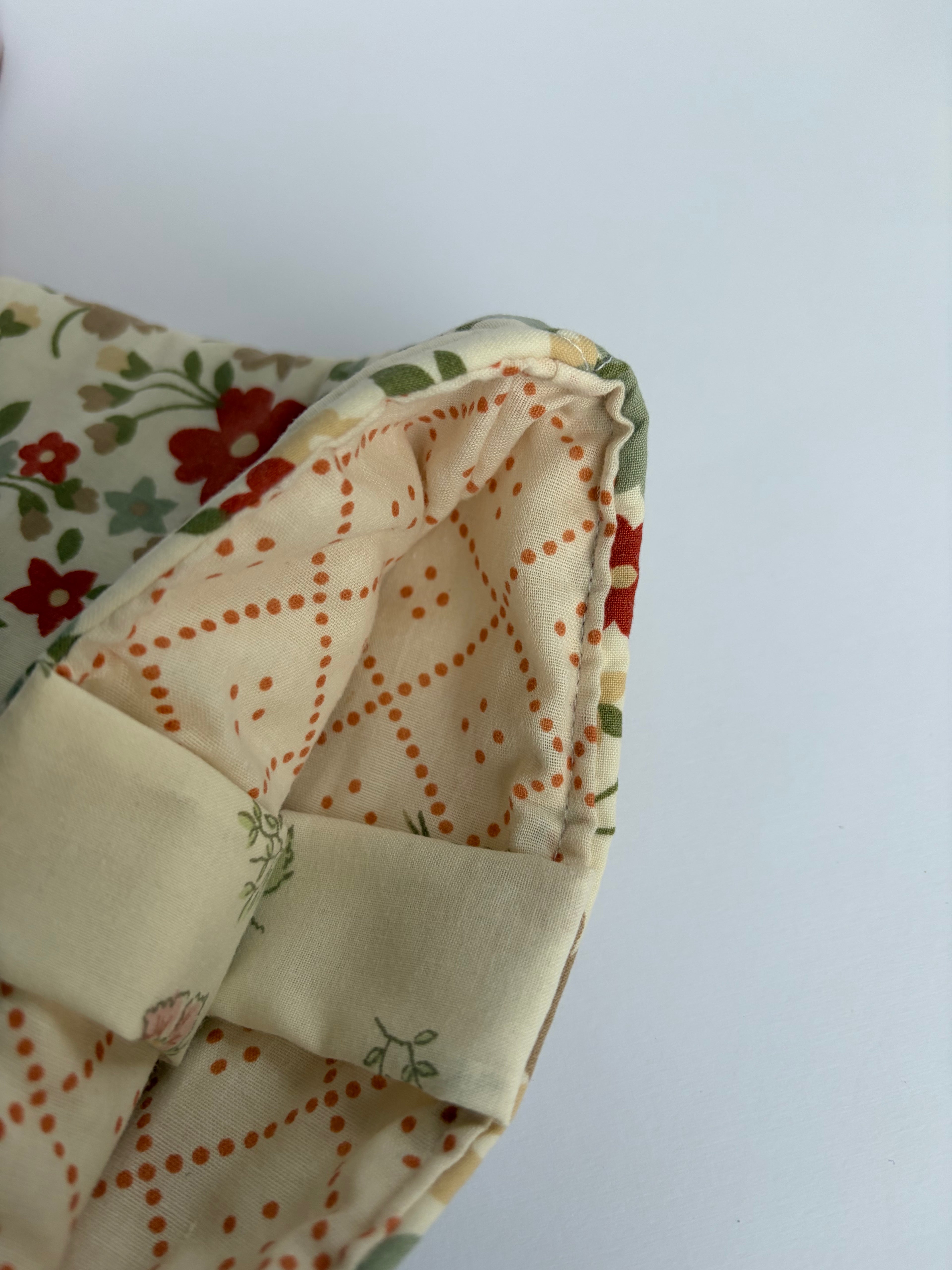 The flower garden Book sleeve - Large