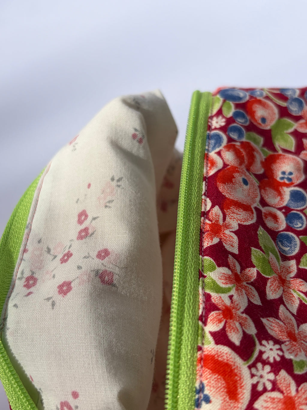 Summertime berries Make up bag