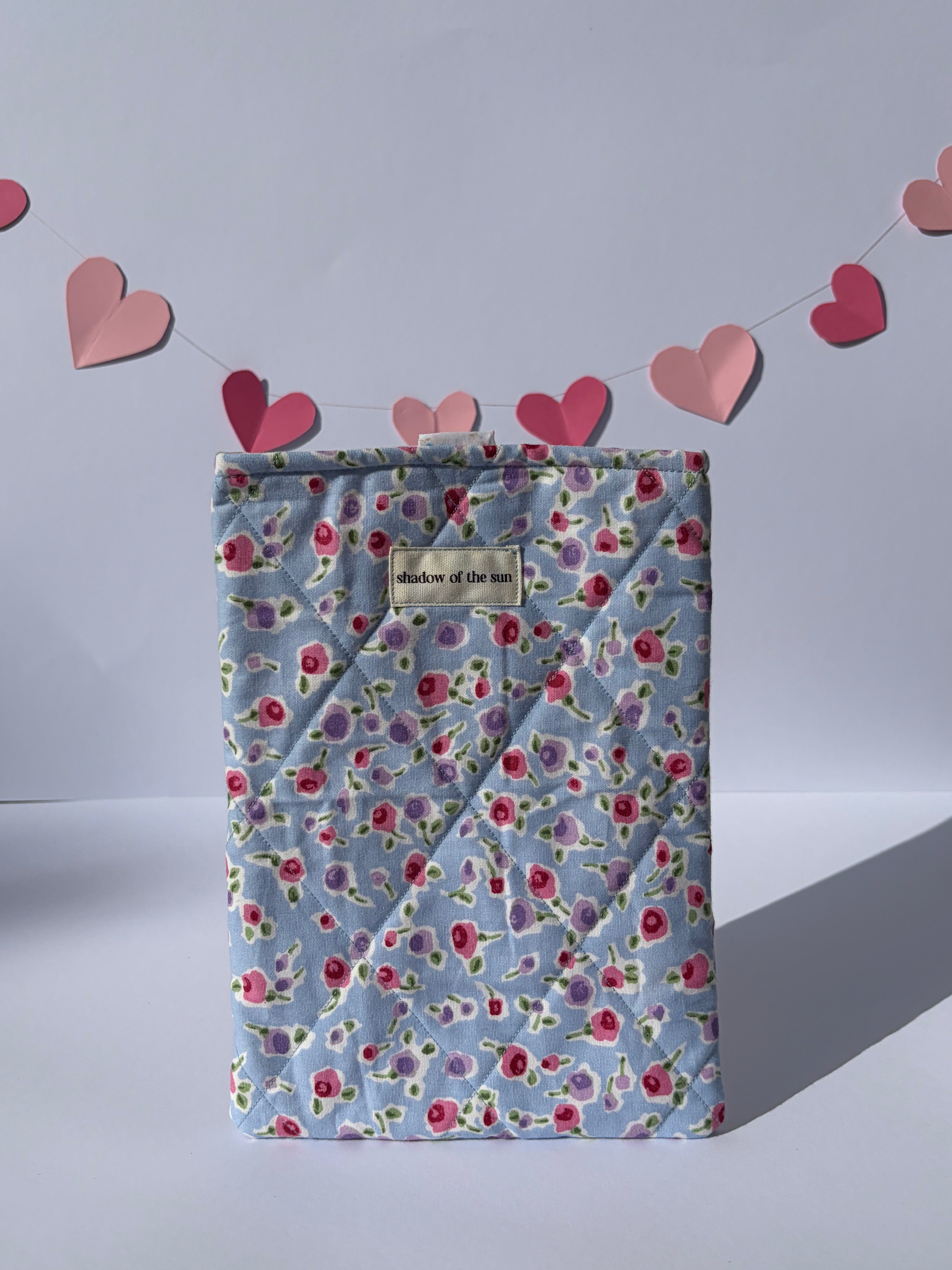Vintage florals indigo Book sleeve - Small