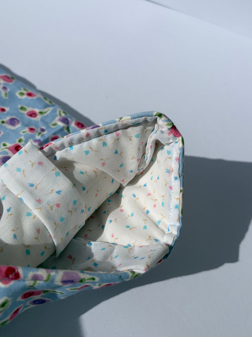 Vintage florals indigo Book sleeve - Small