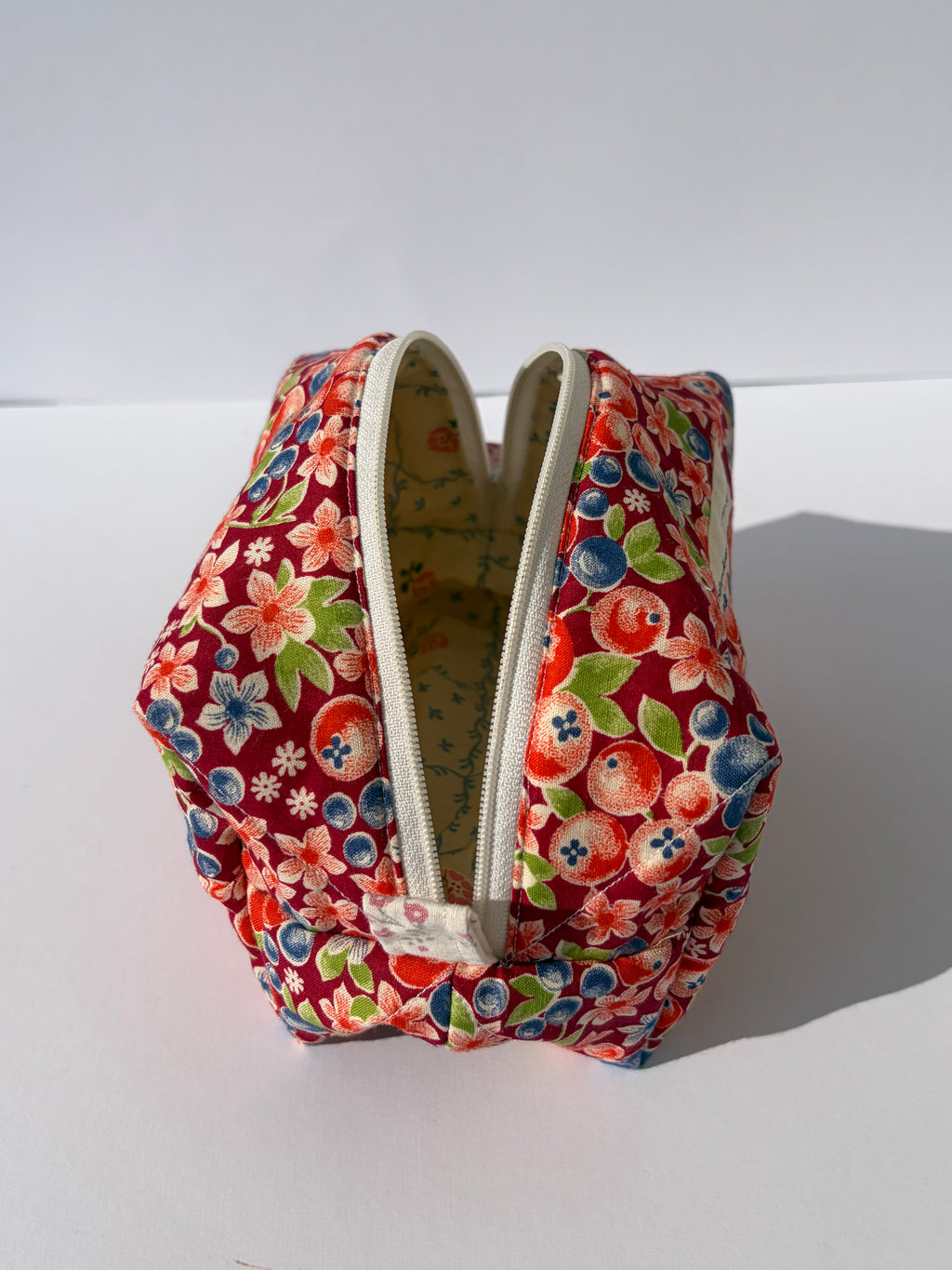 Summertime berries Make up bag