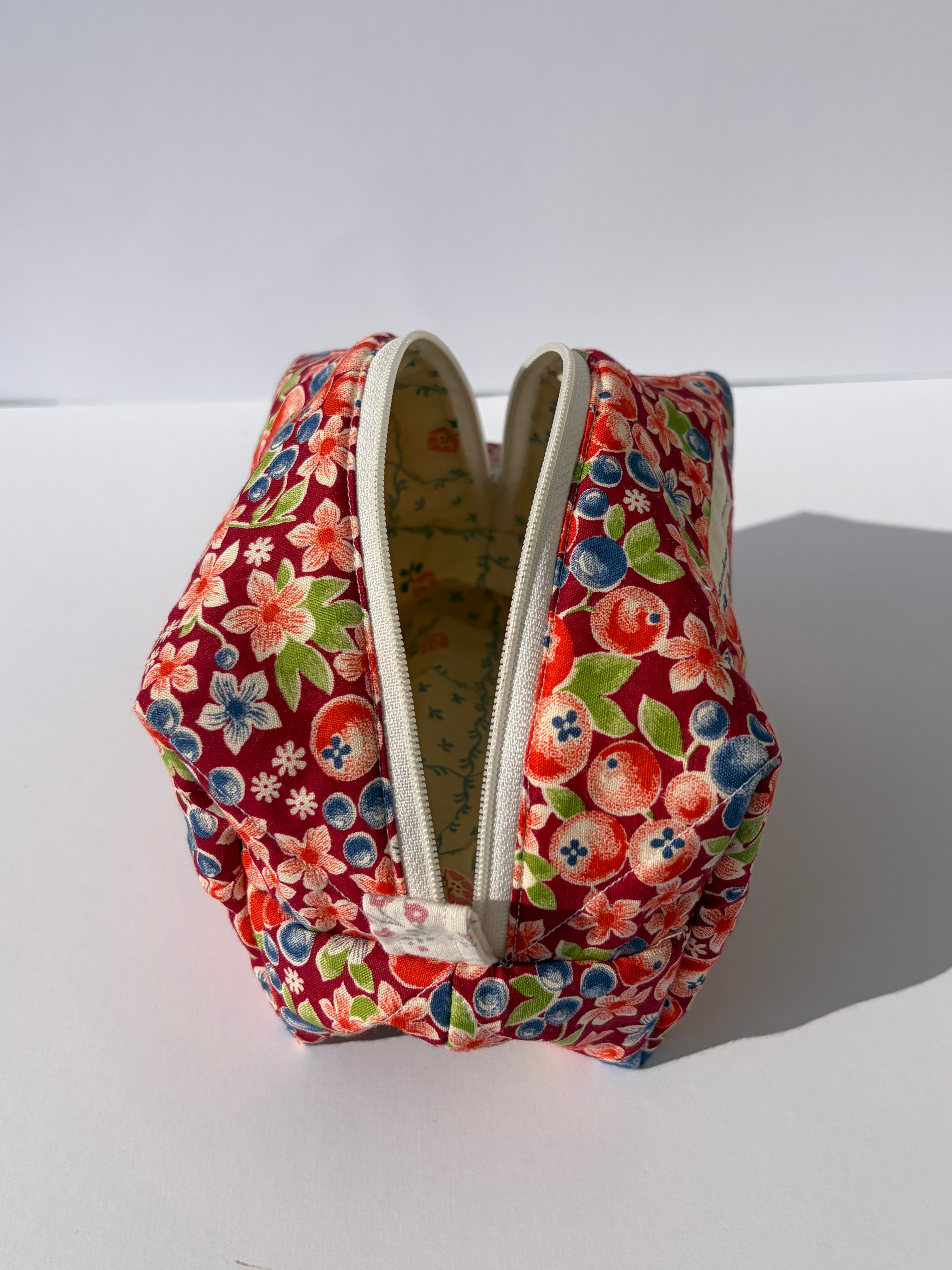 Summertime berries Make up bag